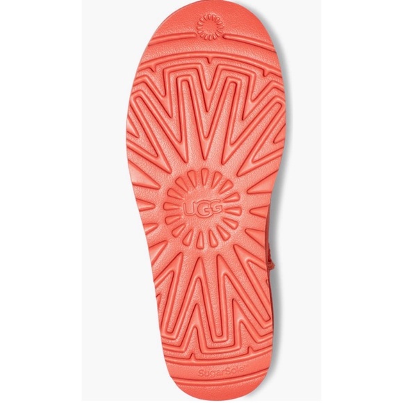 UGG Classic Ultra Mini Platform Boots - Picture 5 of 10